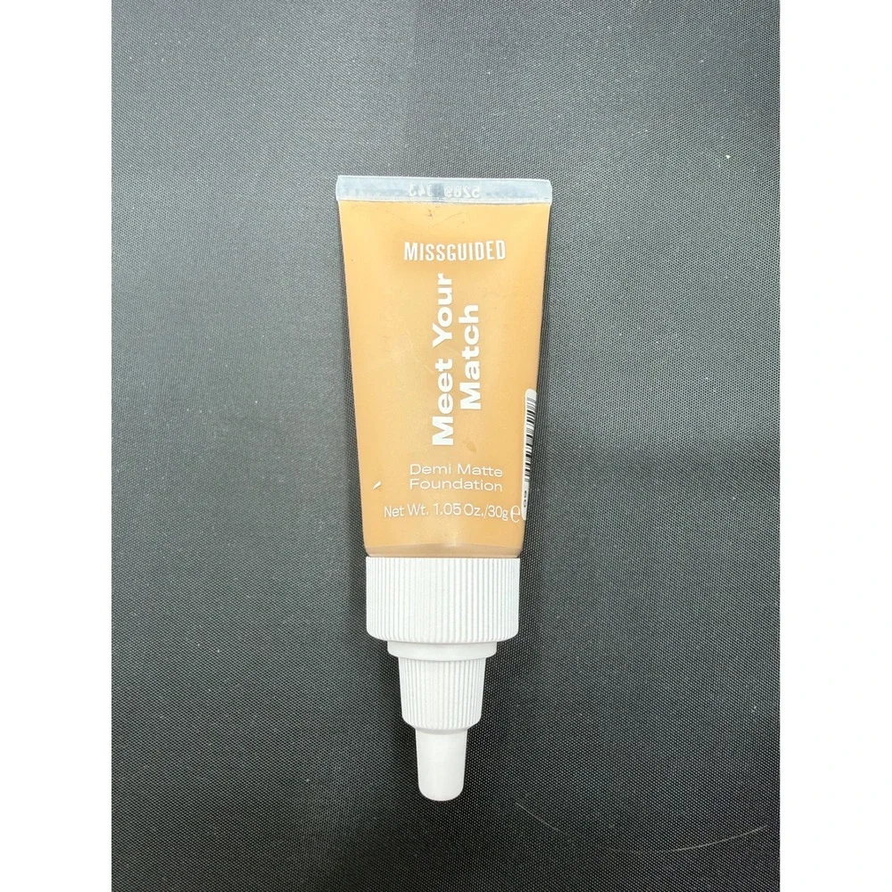 MISSGUIDED Meet Your Match Demi Matte Foundation Tan Shade 06 1.05oz